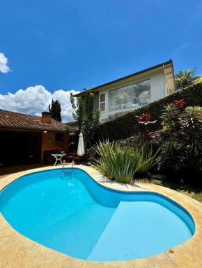 Casa na Serra com piscina, sauna e churrasqueira